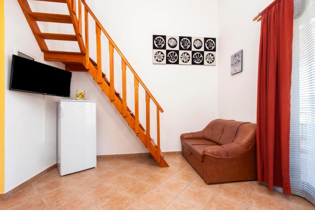 Apartments Adria Ровинь Экстерьер фото