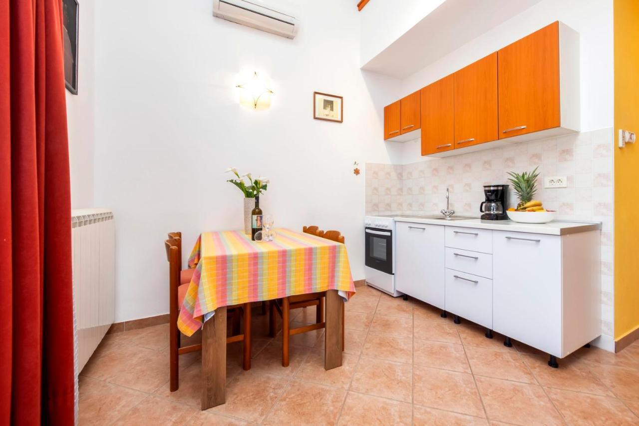 Apartments Adria Ровинь Экстерьер фото