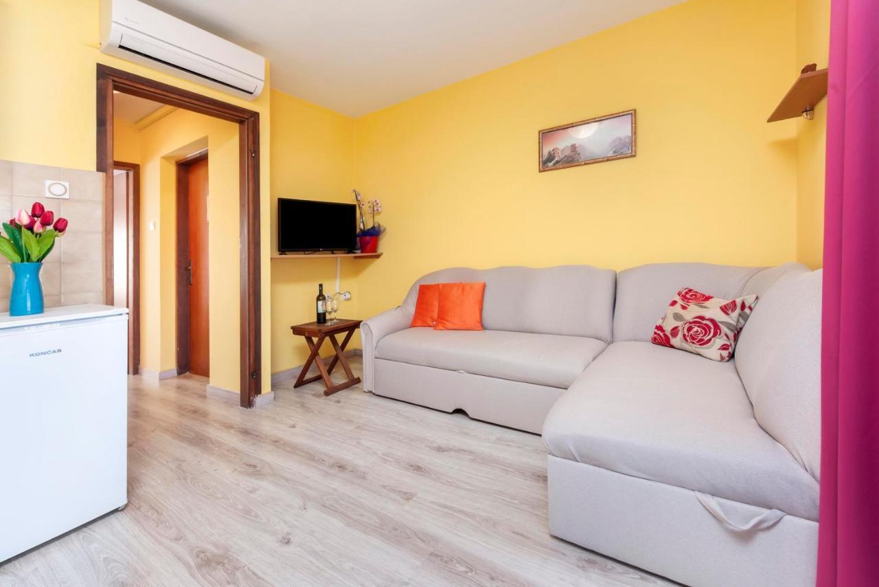 Apartments Adria Ровинь Экстерьер фото