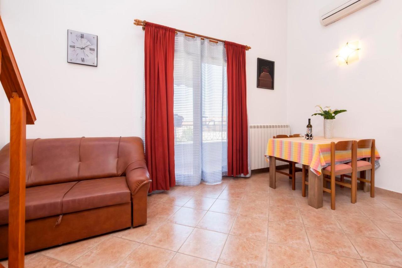Apartments Adria Ровинь Экстерьер фото